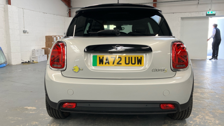 MINI Hatchback 135kW Cooper S Level 2 33kWh 3dr Auto Electric Hatchback